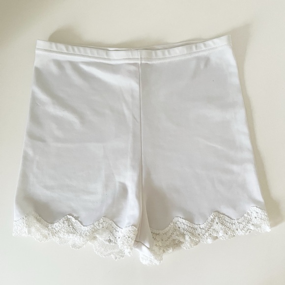 No Lable Other - Women's White Lace Trim Shorts